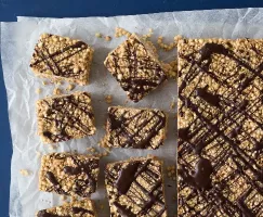 Peanut Butter Banana Quinoa Crispy Bars